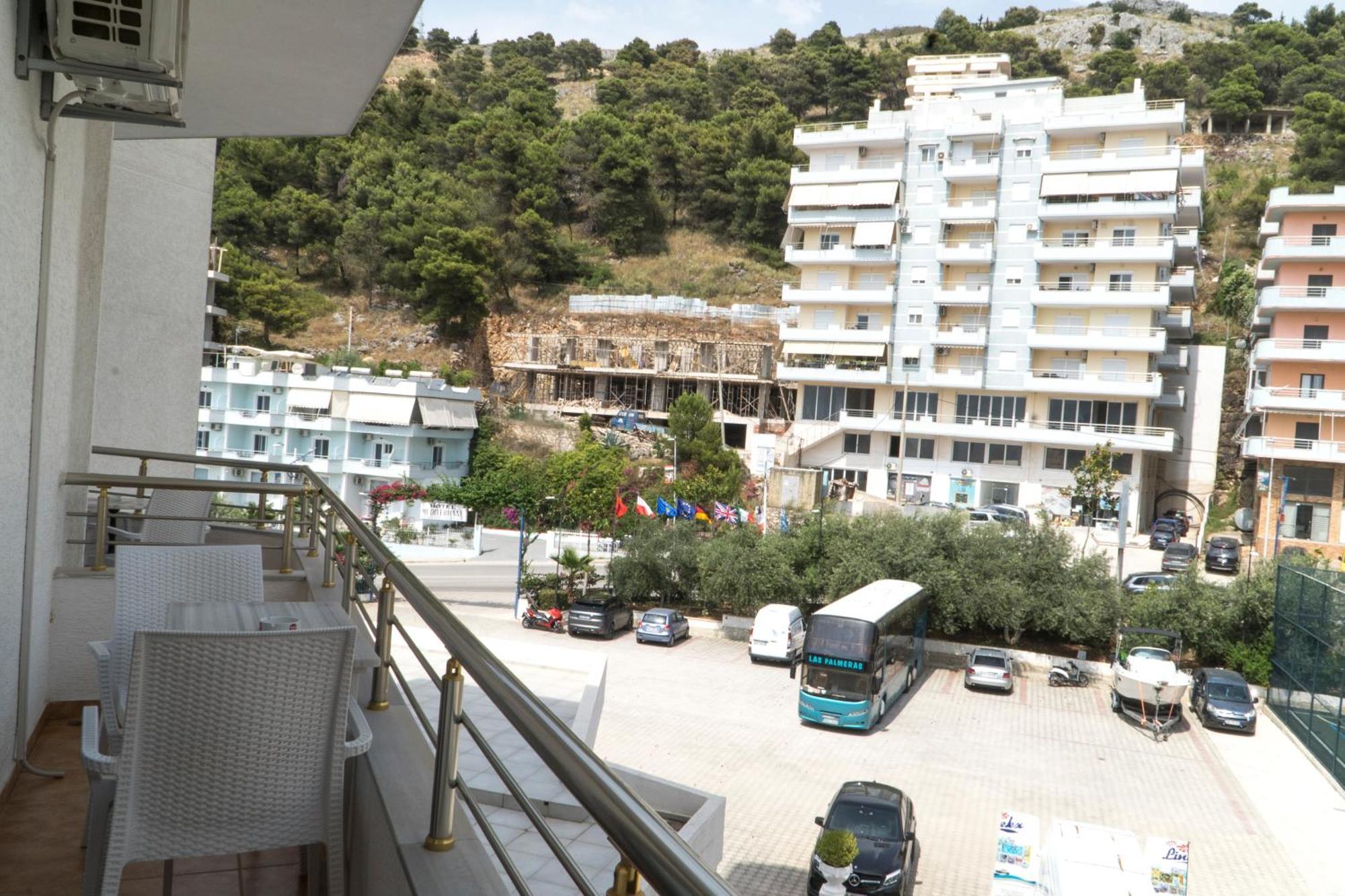 Hotel Mediterrane Sarandë Exterior foto